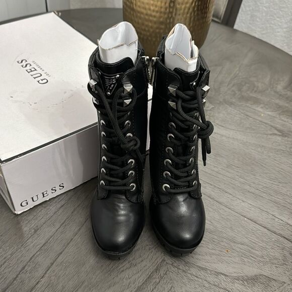 GUESS Women's Tetia Heeled Hiker Lug Sole Booties - Picture 3 of 8